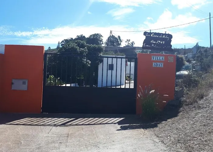 Casa Cueva Aday بيت للعطل *